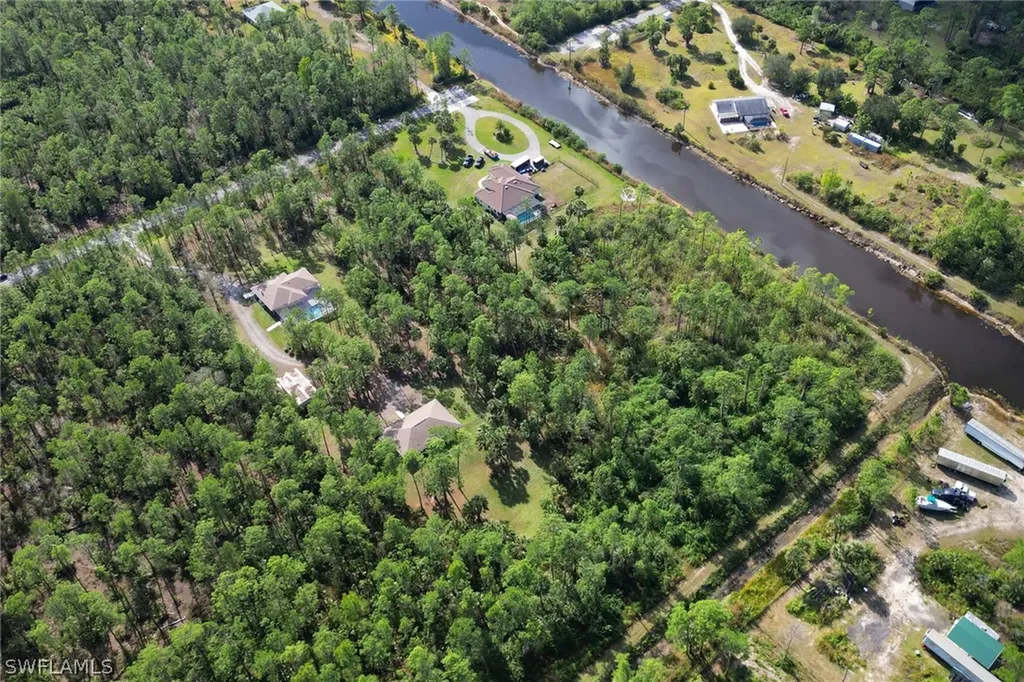 3995 8th Avenue NE Naples FL 34120