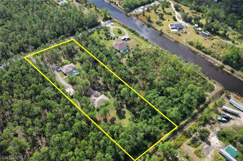 3995 8th Avenue NE Naples FL 34120
