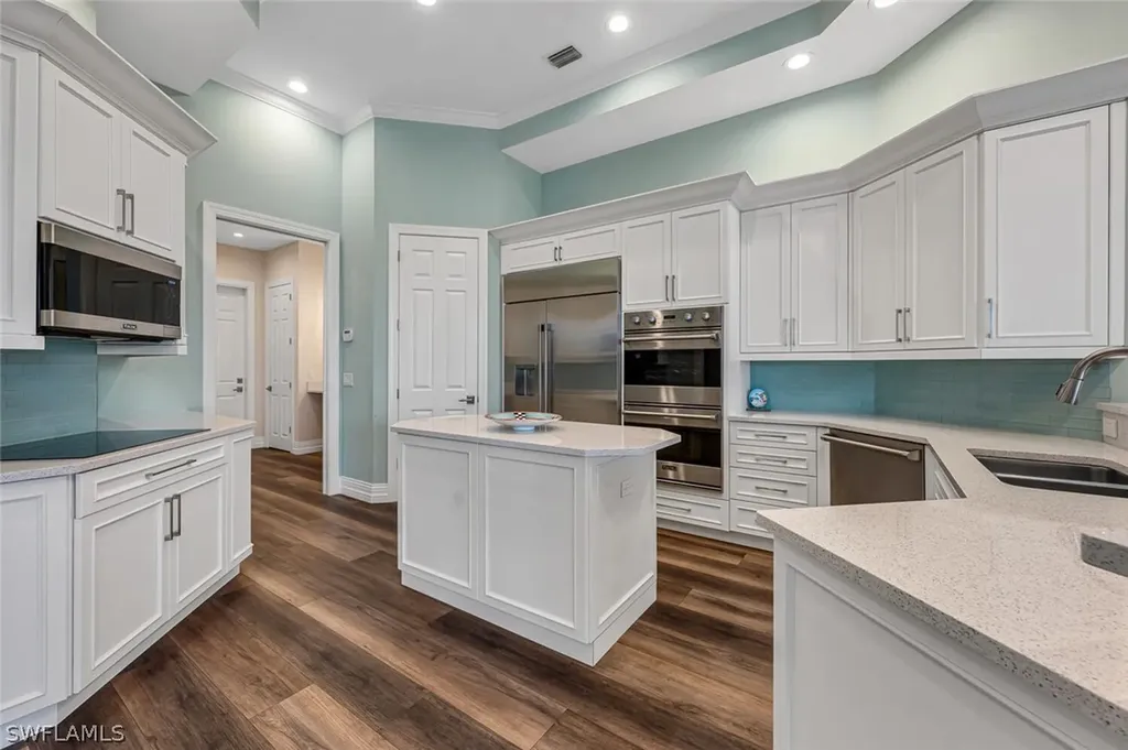 2313 Cassia Court Naples FL 34109