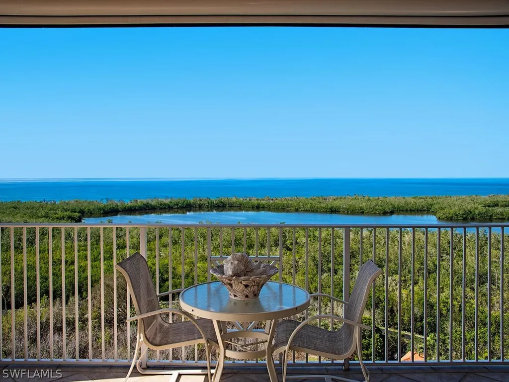 6597 Nicholas Boulevard Naples FL 34108