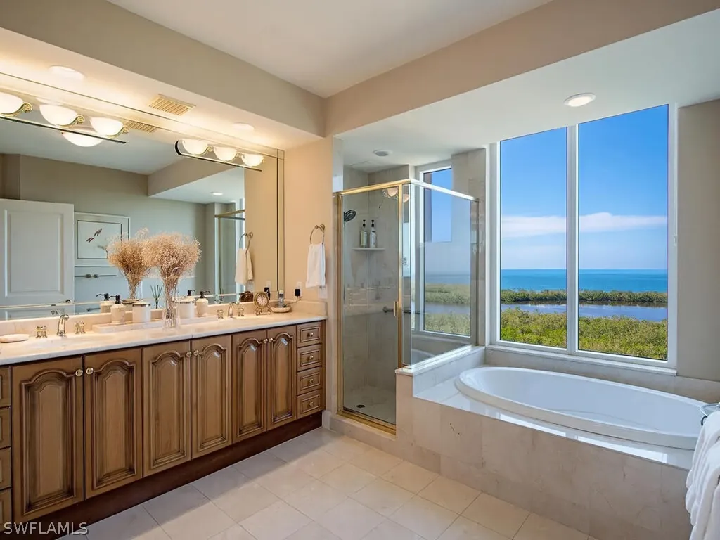 6597 Nicholas Boulevard Naples FL 34108