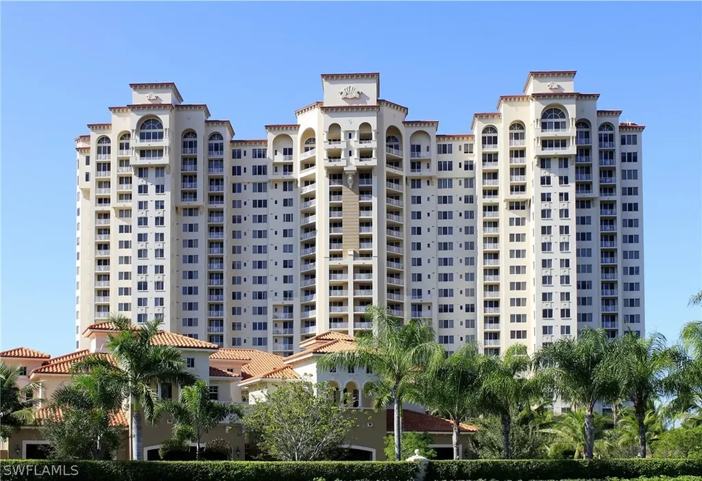 6597 Nicholas Boulevard Naples FL 34108