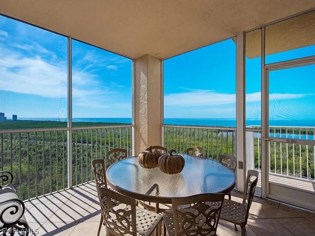 6597 Nicholas Boulevard Naples FL 34108