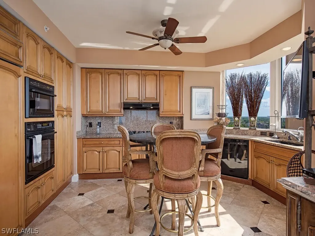 6597 Nicholas Boulevard Naples FL 34108