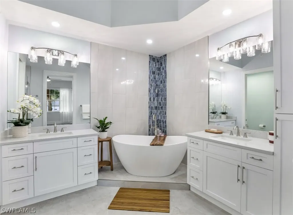 835 Bentwater Circle Naples FL 34108
