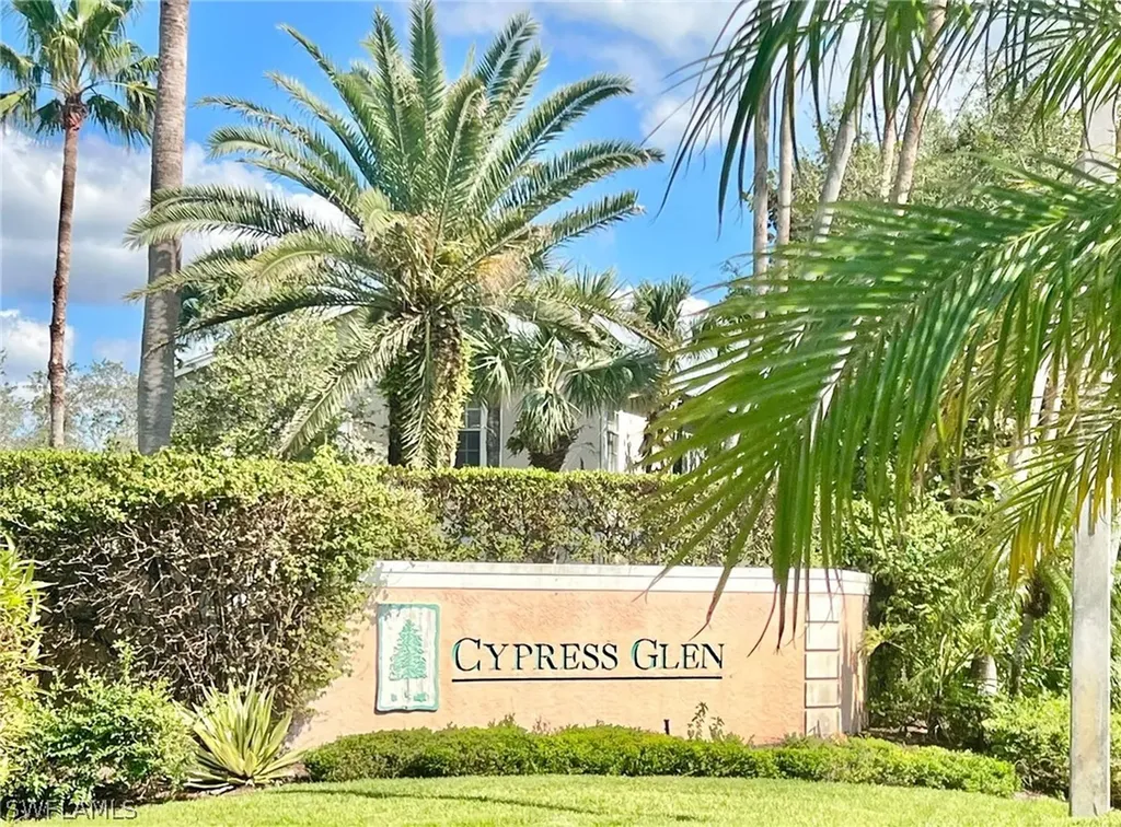 3245 Cypress Glen Way Naples FL 34109