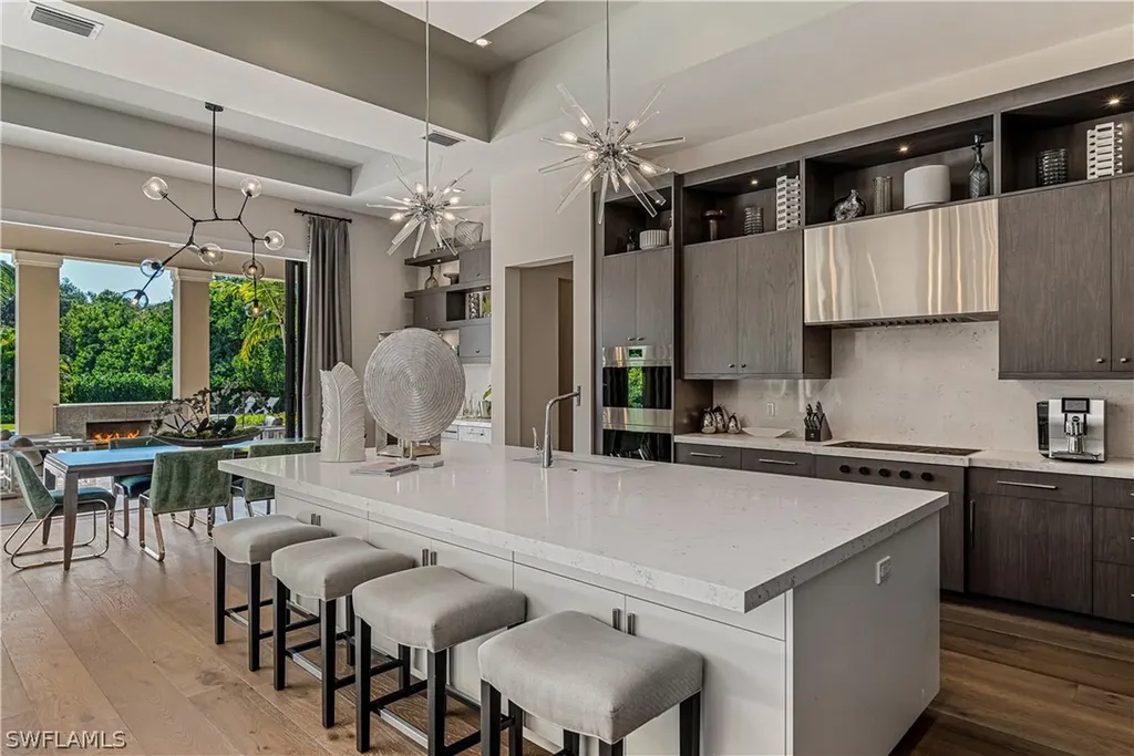 112 Hickory Road Naples FL 34108