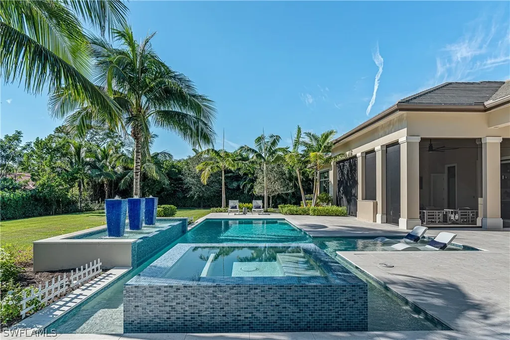 112 Hickory Road Naples FL 34108