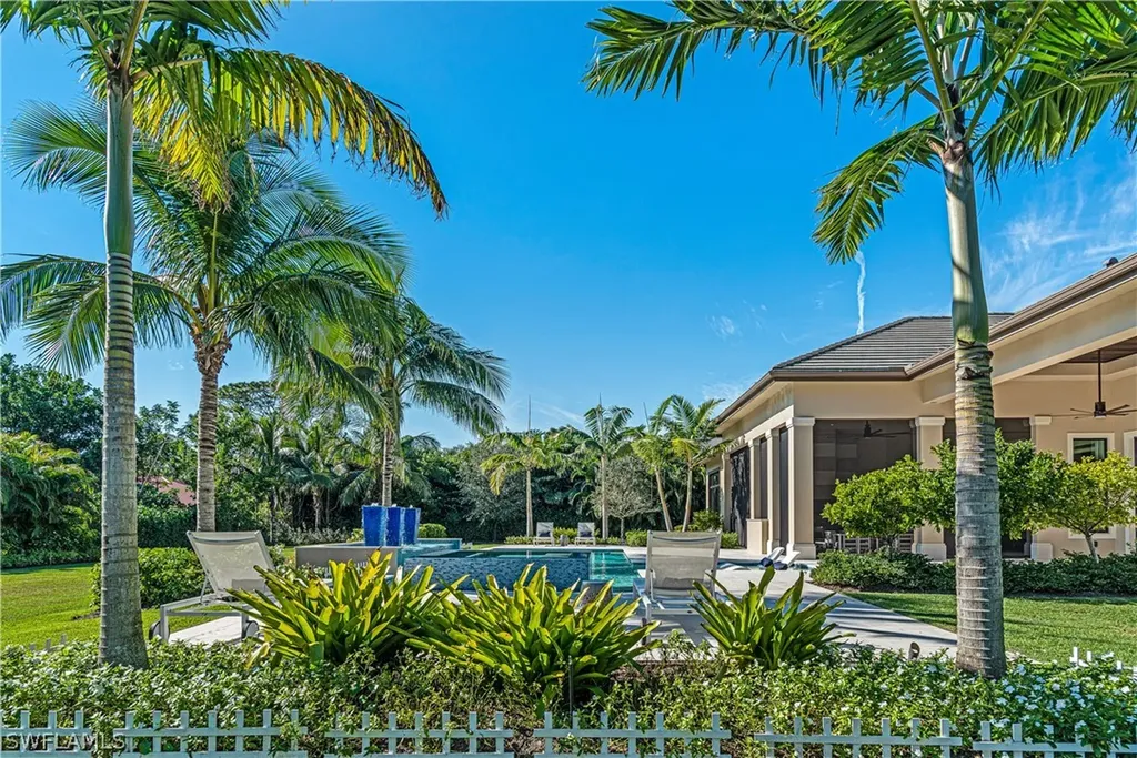 112 Hickory Road Naples FL 34108