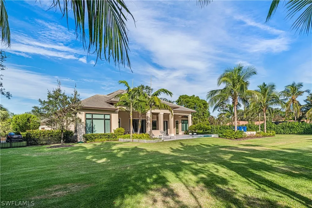 112 Hickory Road Naples FL 34108