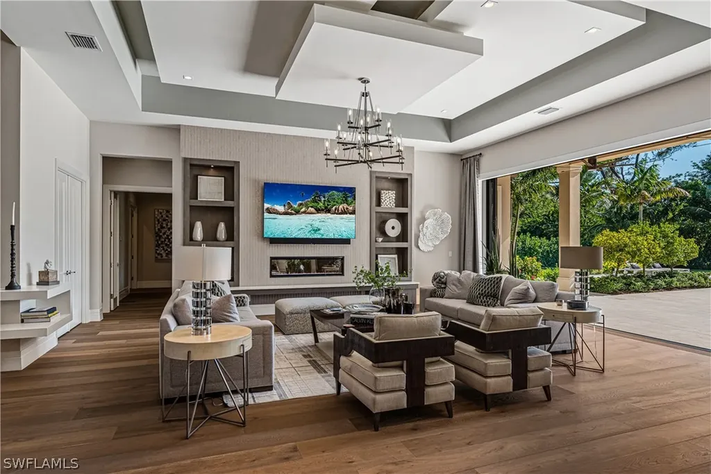 112 Hickory Road Naples FL 34108