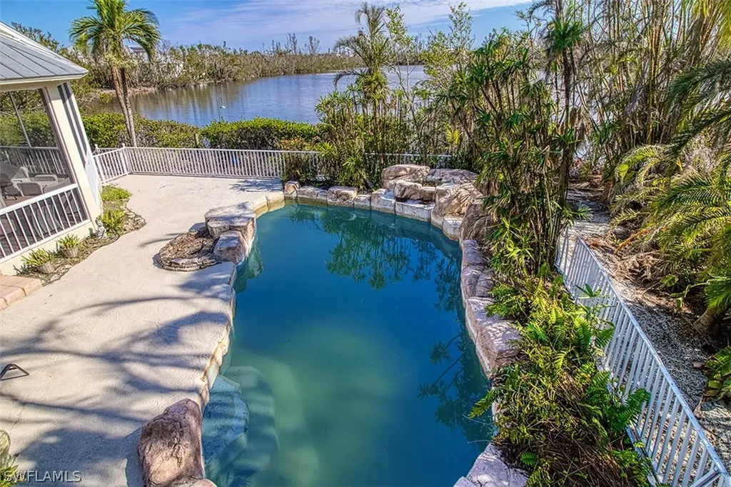 1036 Whisperwood Way Sanibel FL 33957