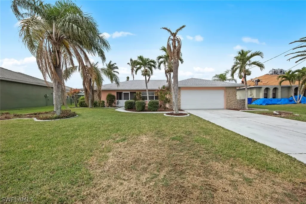 2322 SE 10th Place Cape Coral FL 33990