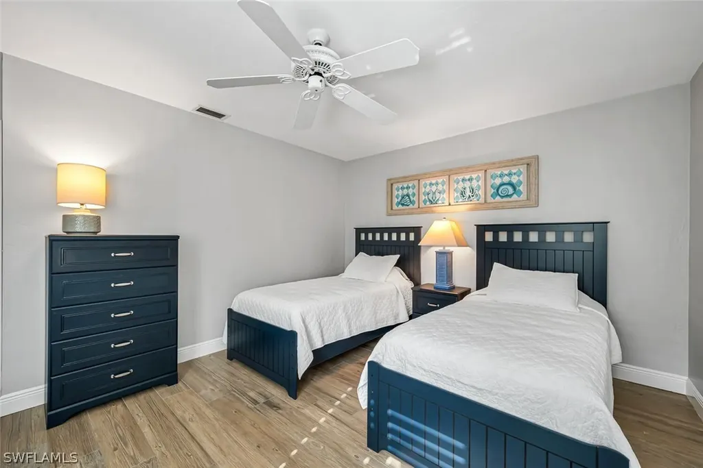 33 Grey Wing Point Naples FL 34113