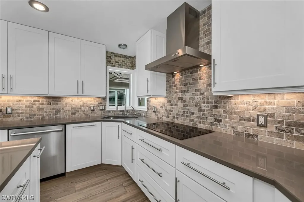 33 Grey Wing Point Naples FL 34113
