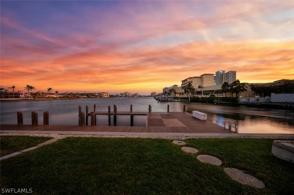 128 Bayview Avenue Naples FL 34108