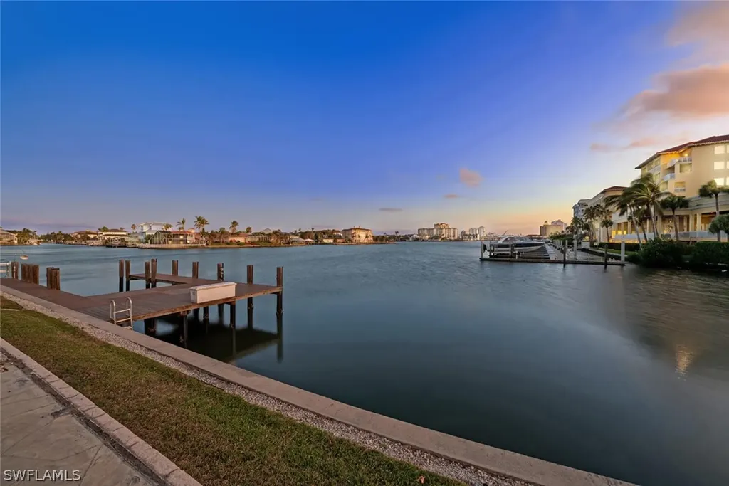 128 Bayview Avenue Naples FL 34108