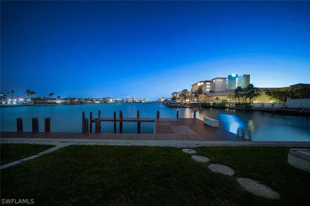 128 Bayview Avenue Naples FL 34108