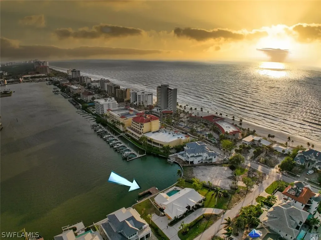 128 Bayview Avenue Naples FL 34108