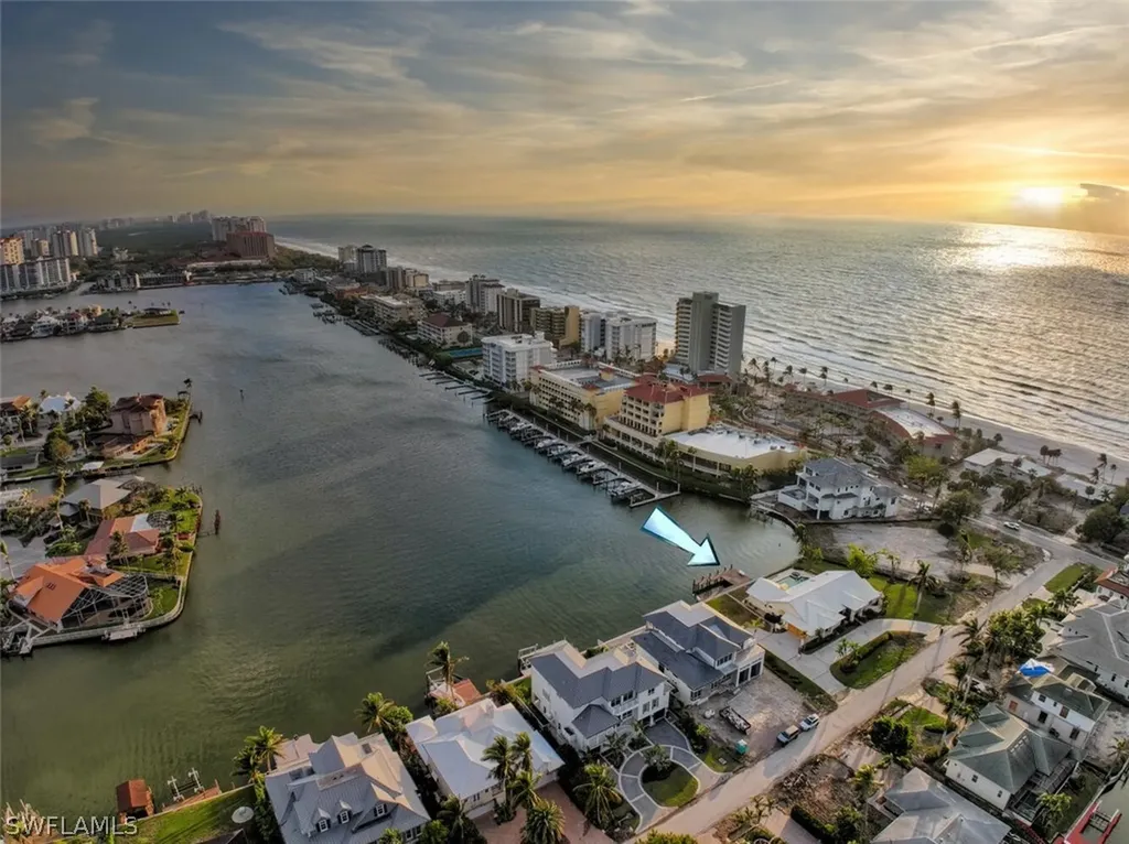 128 Bayview Avenue Naples FL 34108