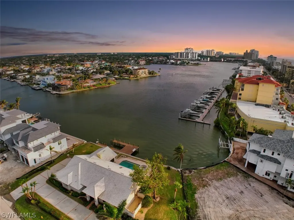 128 Bayview Avenue Naples FL 34108