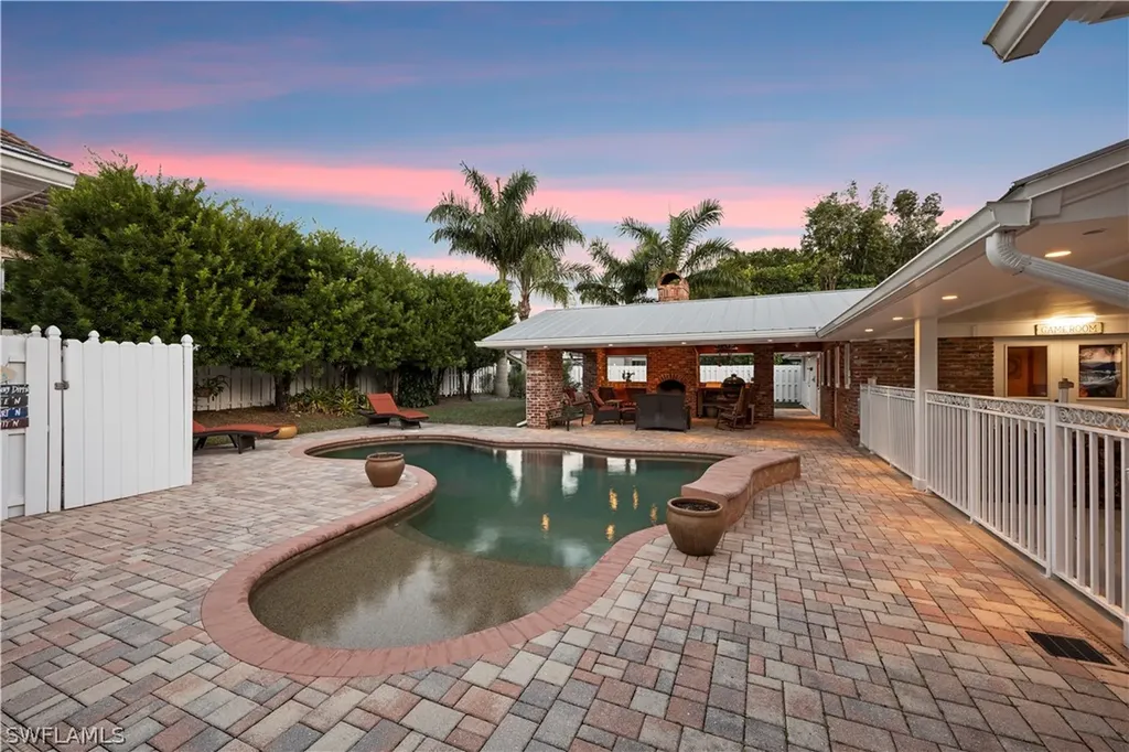 6009 W Riverside Drive Fort Myers FL 33919