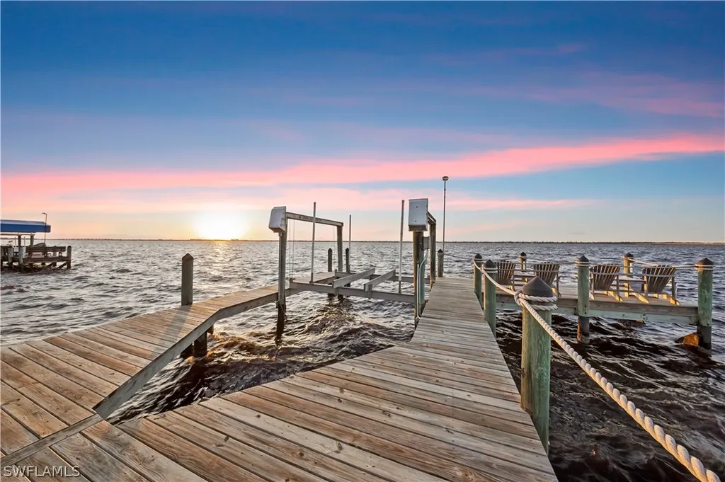 6009 W Riverside Drive Fort Myers FL 33919