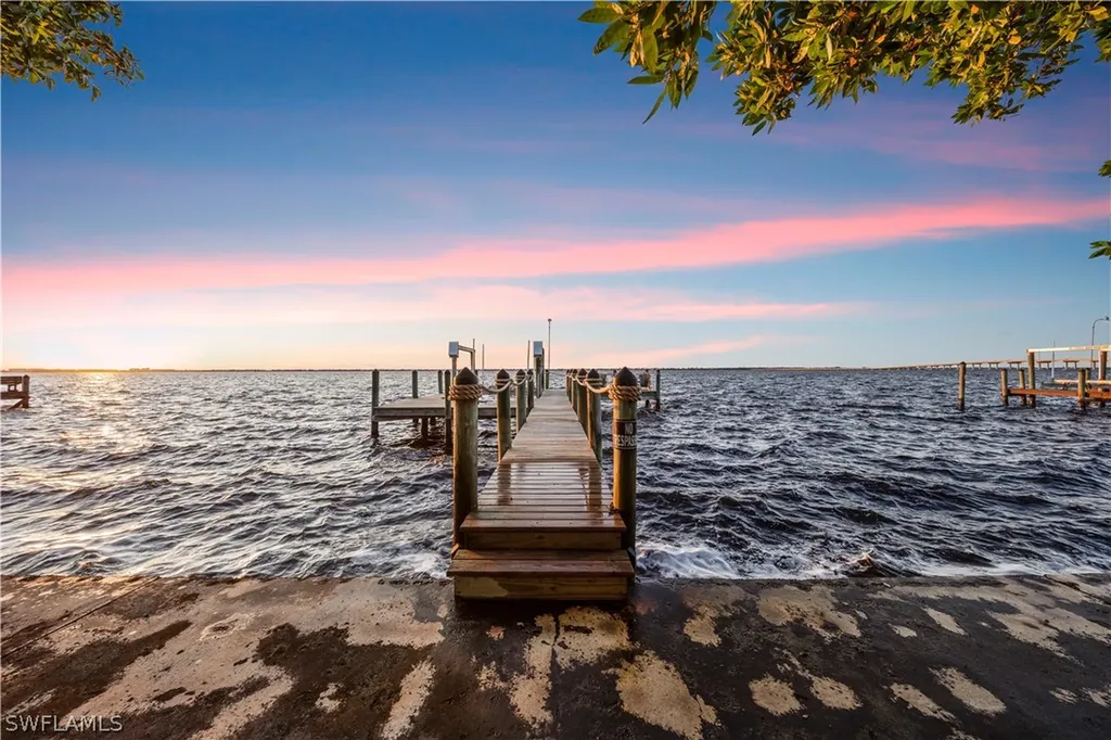 6009 W Riverside Drive Fort Myers FL 33919
