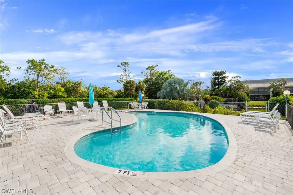 4610 Chantelle Drive Naples FL 34112