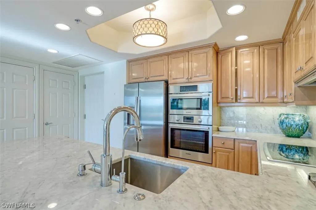 2748 Tiburon Boulevard E Naples FL 34109