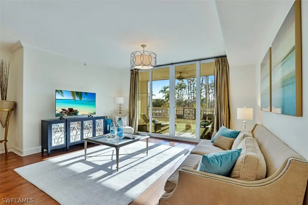 2748 Tiburon Boulevard E Naples FL 34109