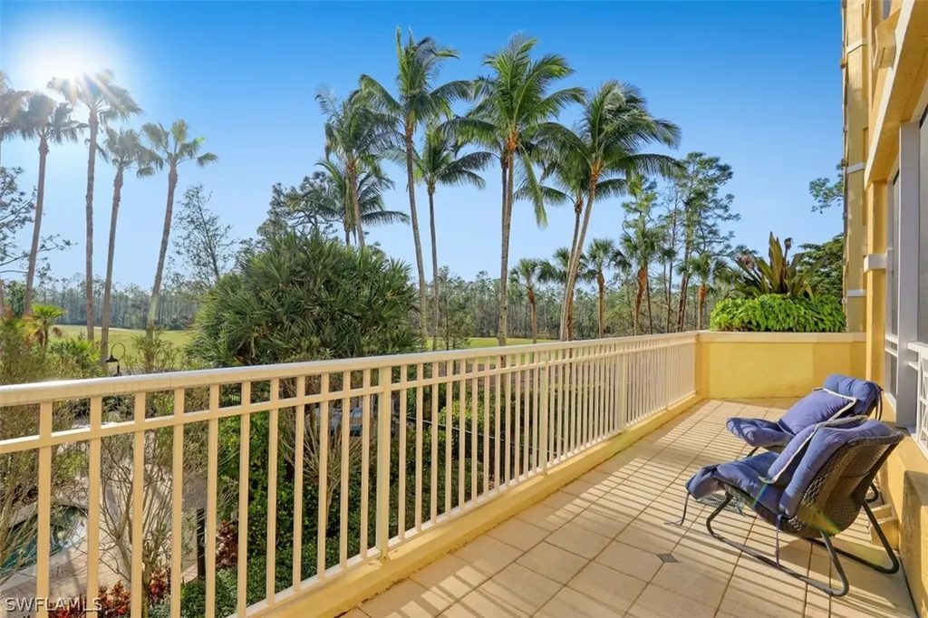 2748 Tiburon Boulevard E Naples FL 34109
