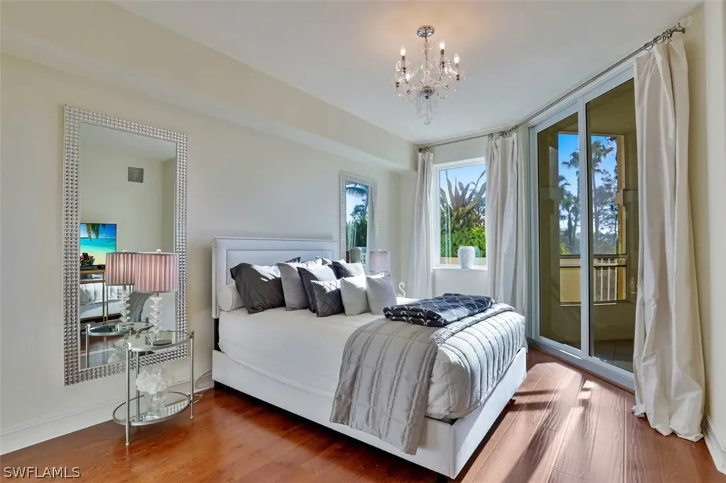 2748 Tiburon Boulevard E Naples FL 34109