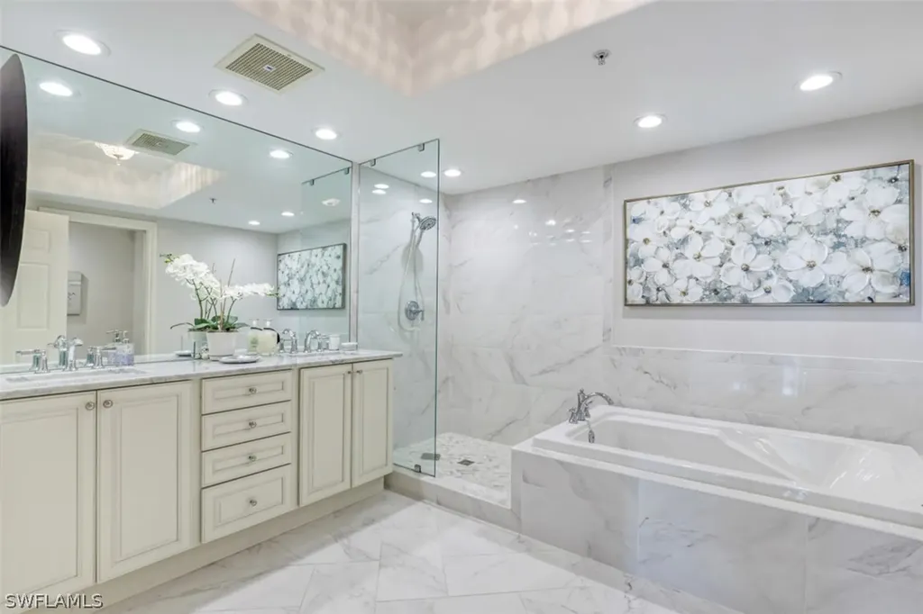 2748 Tiburon Boulevard E Naples FL 34109