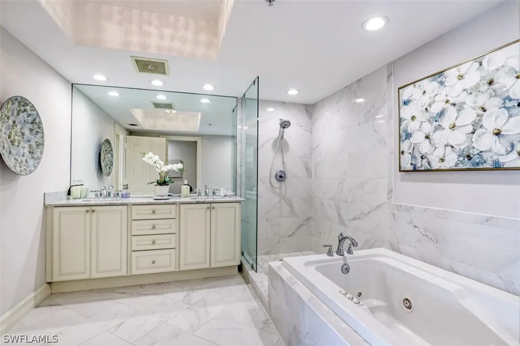2748 Tiburon Boulevard E Naples FL 34109