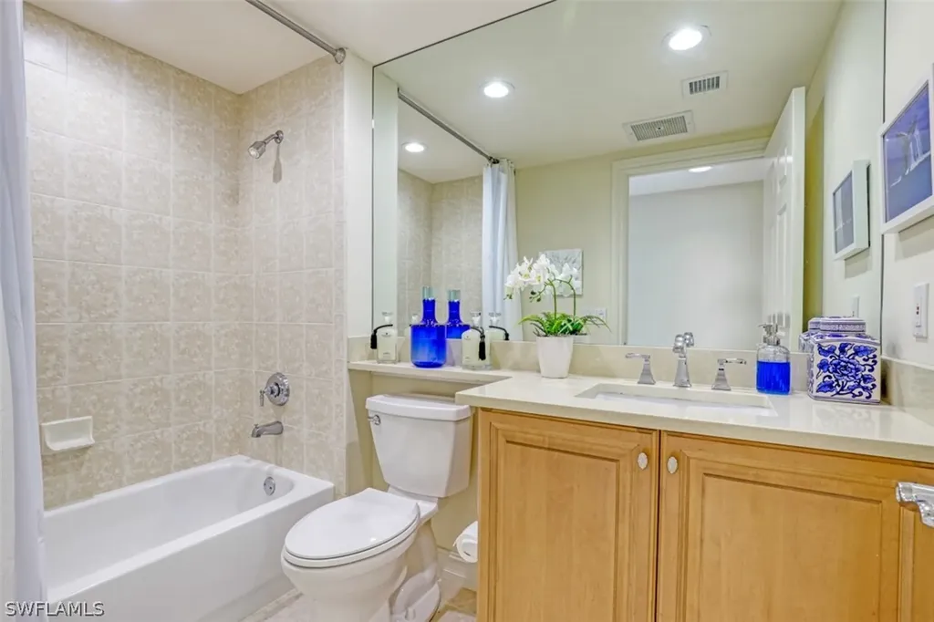 2748 Tiburon Boulevard E Naples FL 34109
