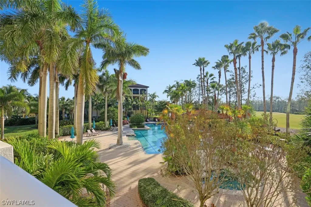 2748 Tiburon Boulevard E Naples FL 34109