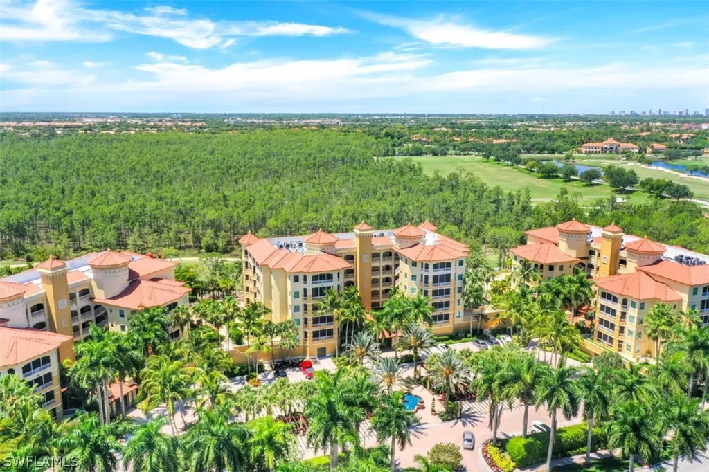 2748 Tiburon Boulevard E Naples FL 34109