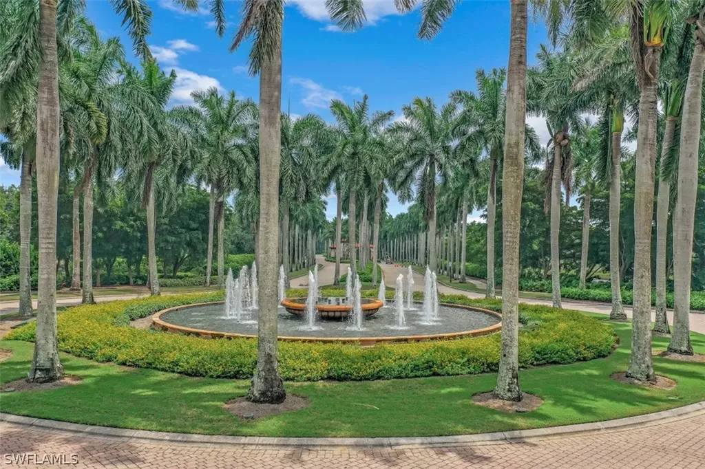 2748 Tiburon Boulevard E Naples FL 34109