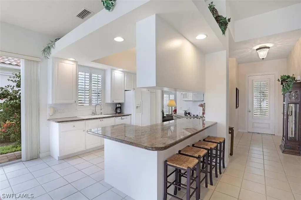 5437 Freeport Lane Naples FL 34119