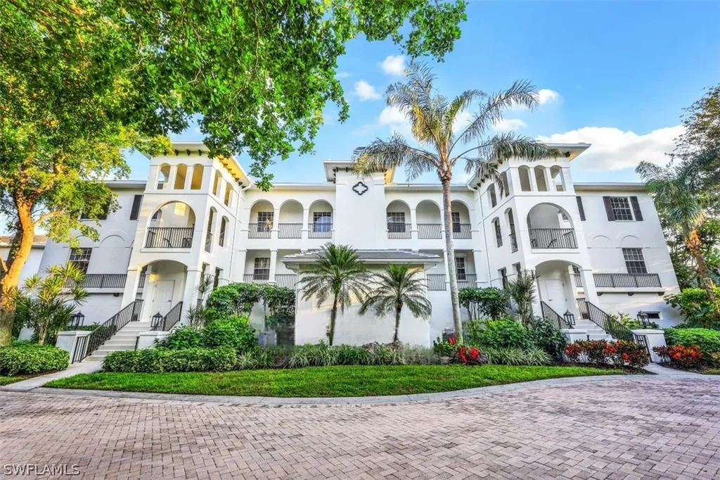 830 Sailaway Lane Naples FL 34108