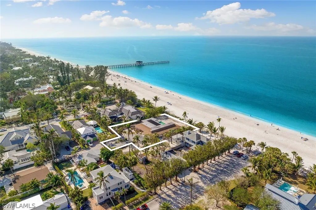 1050 Gulf Shore Boulevard S Naples FL 34102