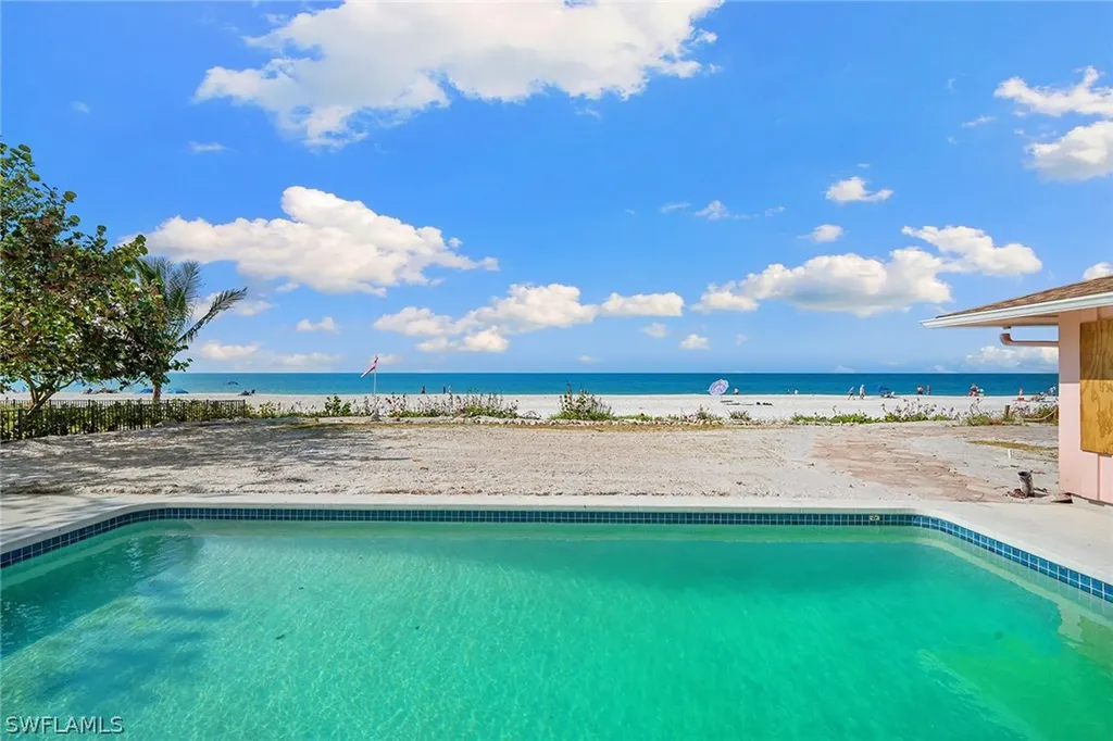 1050 Gulf Shore Boulevard S Naples FL 34102