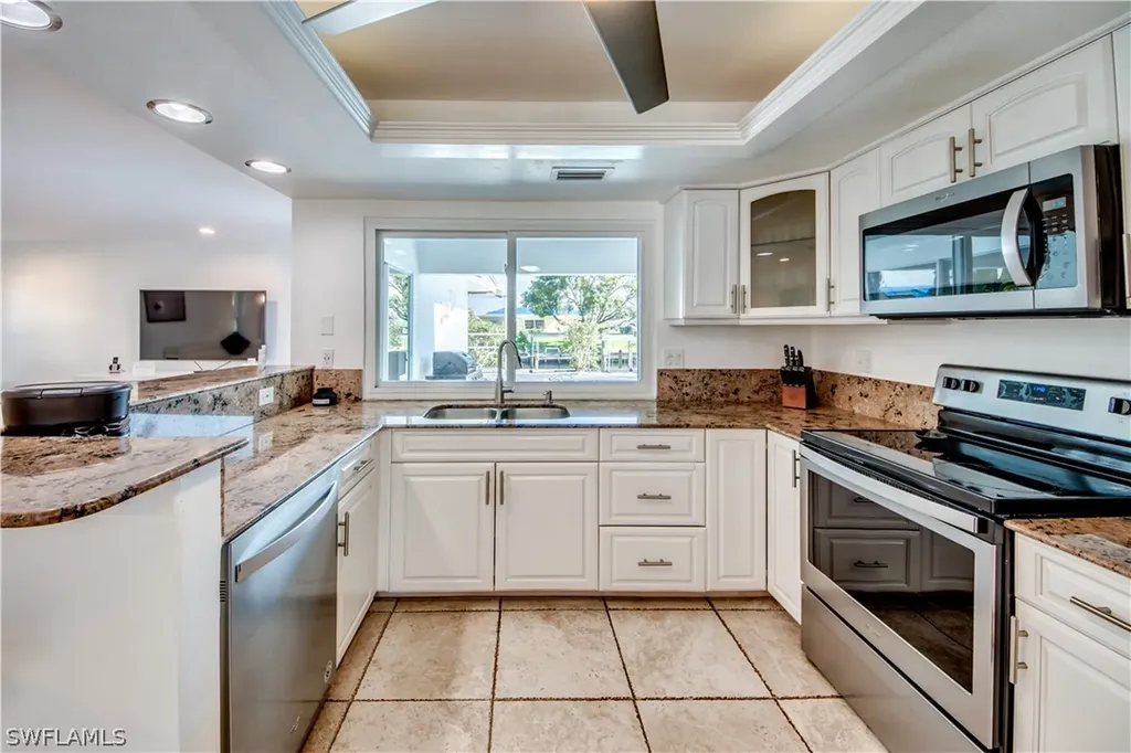 4113 SE 9th Court Cape Coral FL 33904