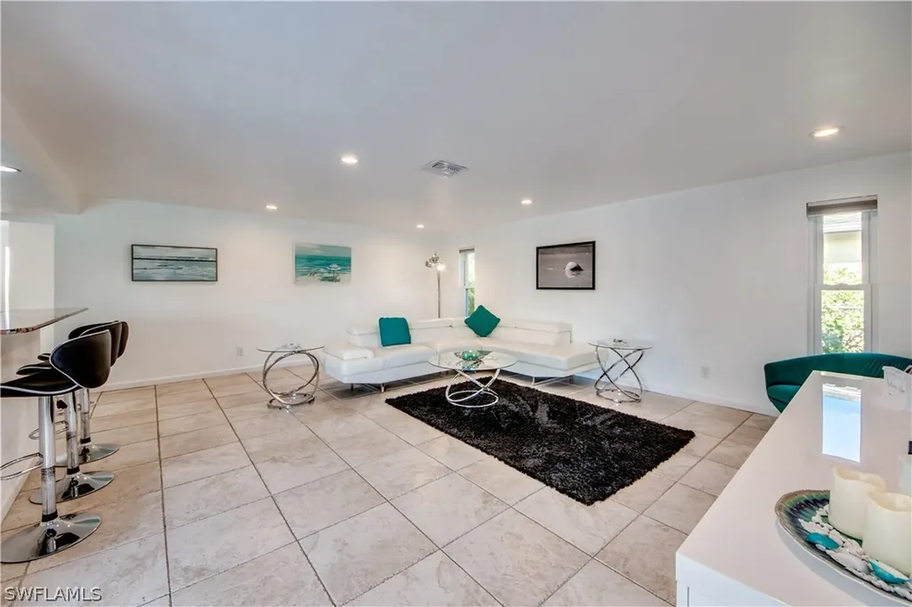 4113 SE 9th Court Cape Coral FL 33904