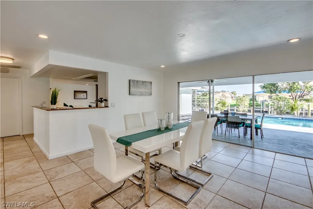 4113 SE 9th Court Cape Coral FL 33904