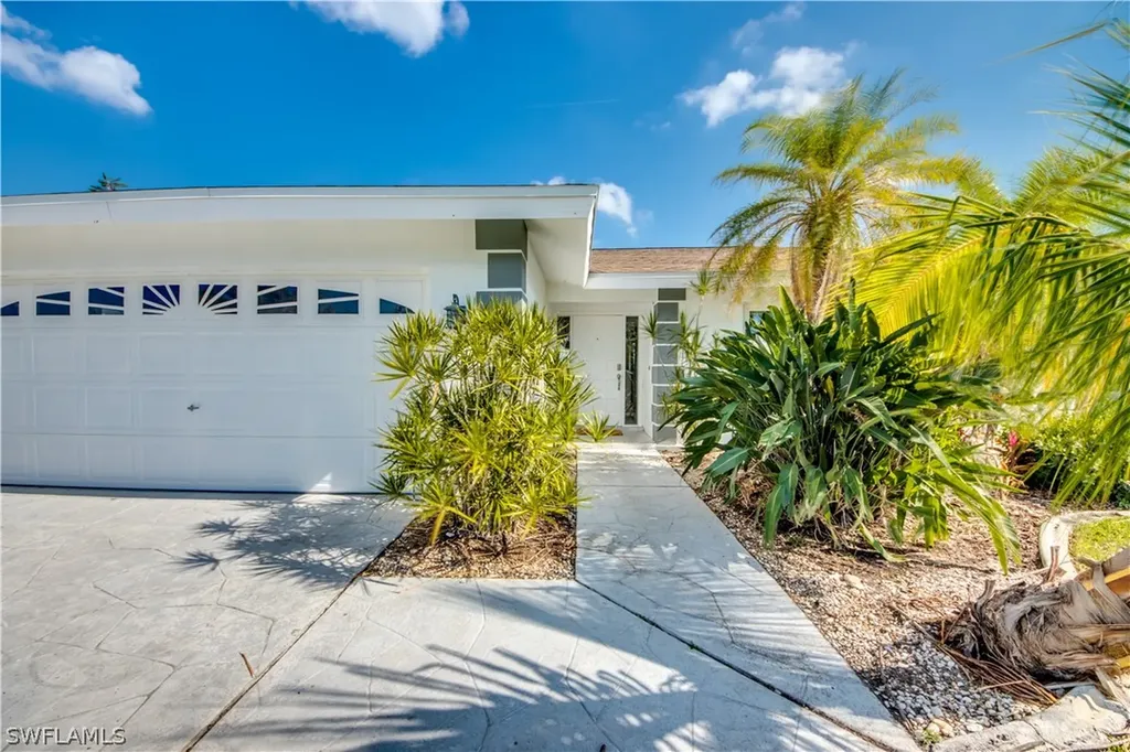 4113 SE 9th Court Cape Coral FL 33904