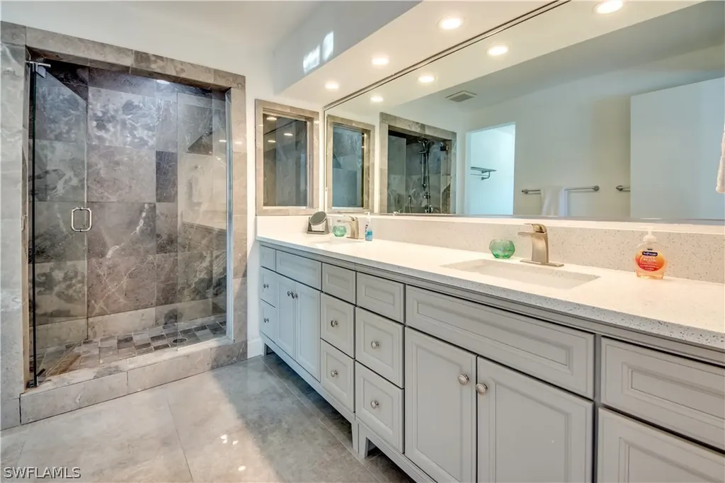 4113 SE 9th Court Cape Coral FL 33904