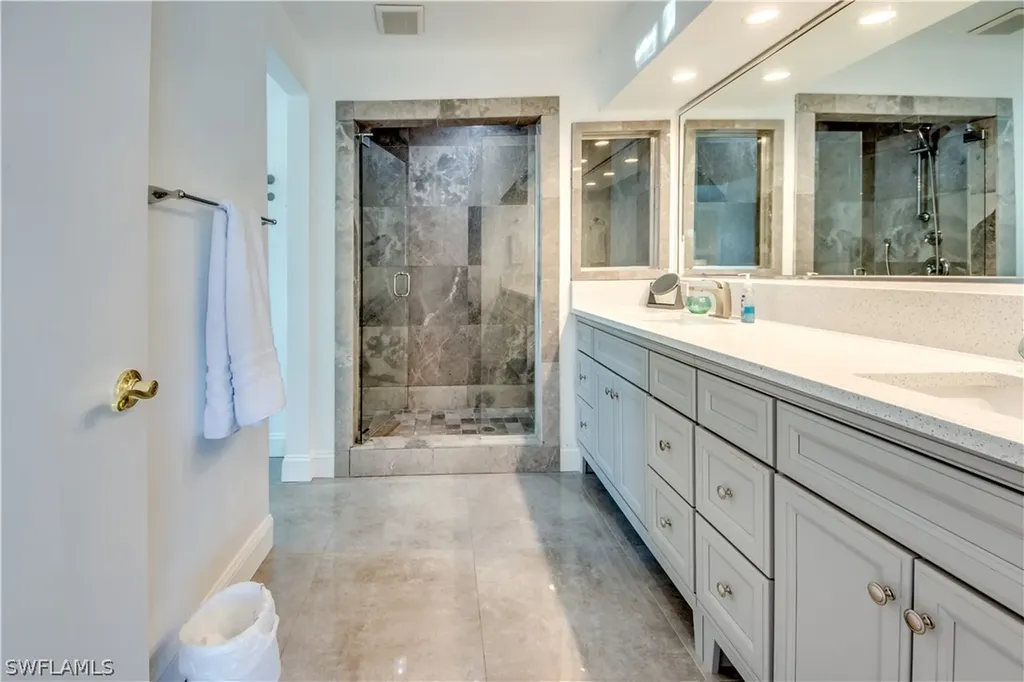 4113 SE 9th Court Cape Coral FL 33904