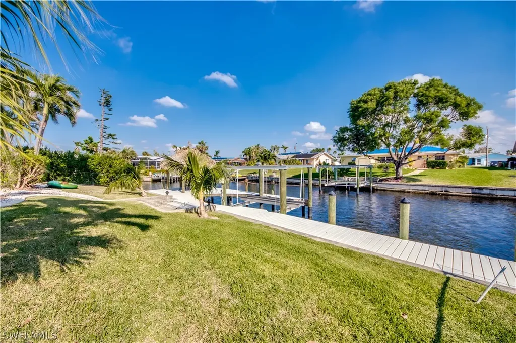 4113 SE 9th Court Cape Coral FL 33904
